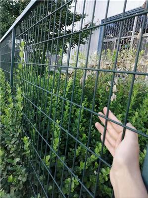 新疆 水库围网 种植园隔离网 养殖铁丝隔离网