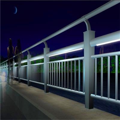 江西桥梁栏杆生产 桥梁护栏钢板立柱定制