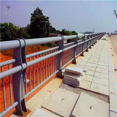 广东桥梁工程护栏定做 桥梁防护栏焊接