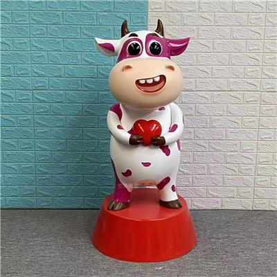 重庆新年牛卡通雕塑人偶 玻璃钢造型牛
