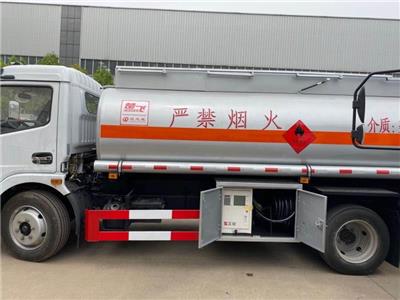 同威东风玉柴8.2方/8吨油罐车能拉多少吨