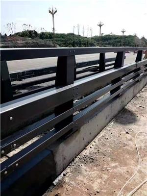 不锈钢碳素复合管护栏 公路桥梁防撞防护栏杆 道路景观护栏加工