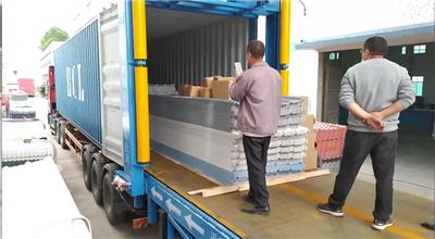 集装箱装货辅助设备-移动式货物装载机