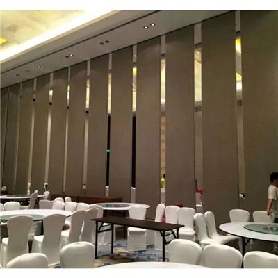 深圳酒店宴会厅**高型吊轨滑轮折叠屏风隔断的施工安装