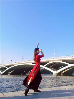 桂林成人零基础教练班爵士舞钢管舞古典舞蹈培训