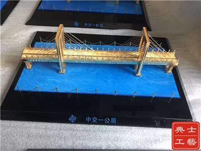 银川铁路桥梁竣工礼品、通车仪式纪念品制作、金属桥梁模型摆件定做厂家