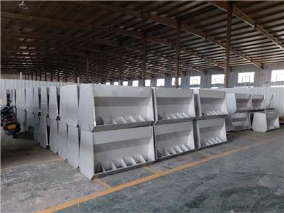 厂家生产不锈钢猪食槽 青州市亿合源机械 自动加料料槽