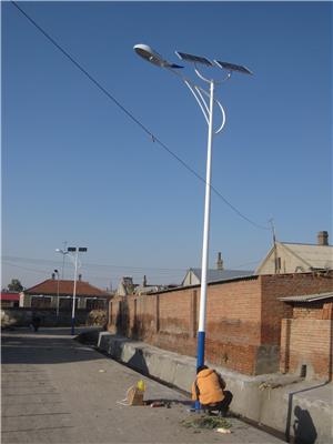 太阳能路灯灯杆 包头led太阳能路灯
