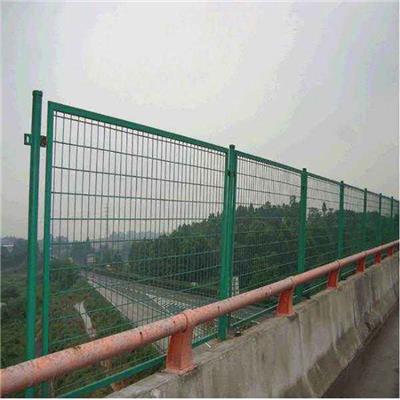 公路护栏网网 高速用护栏 公路隔离网栏厂家