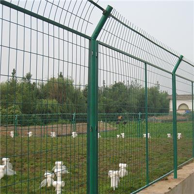 隔离型安全栅 护栏网公路栏杆 高速公路旁边防护网