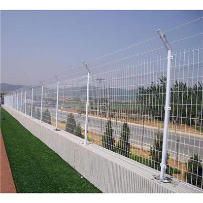 公路隔离网生产商 高速道路护栏生产厂家 河道围栏网厂家