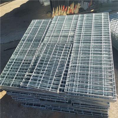 厂家生产镀锌钢格板 钢格栅 楼梯踏步板 水沟盖板