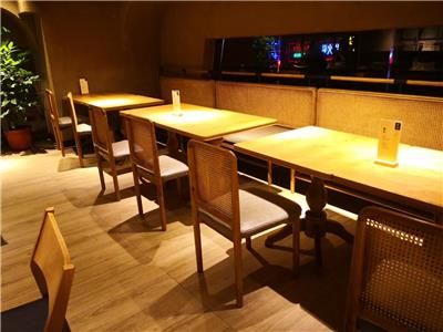 咖啡廳餐桌椅 咖啡廳四人位桌子 茶餐廳桌椅廠家定制