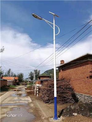 生产销售太阳能  道路灯 25米高杆灯 批发价格量大优惠
