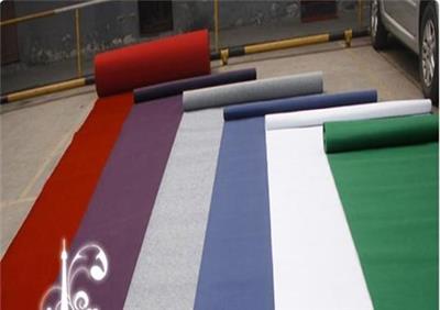 厂家批发定制一次性地毯针刺无纺展览地毯硬度高平整度好