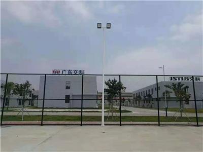 厂家供应运动篮球排球足球场地围栏围墙网勾花浸塑镀锌铁丝网