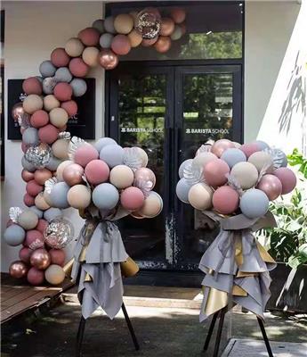 气球生日宴会现场布置 辉县开业庆典宴会布置 仪式感的一种艺术形式_日子
