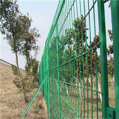 九江市双边丝护栏网 养殖场双边丝防护网 庐山区围墙公路隔离防护双边丝护栏网