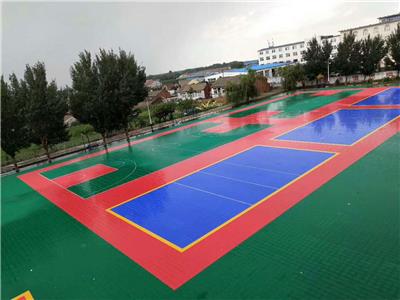 篮球场幼儿园悬浮地板学校塑胶地垫跑道拼接地板厂家批发