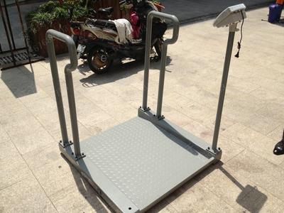 轮椅式体重秤 电子体重轮椅秤生产厂家 测量准确