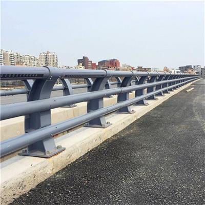 桥梁防撞护栏 设置桥梁防撞护栏支架的作用