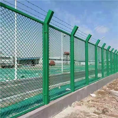 高速铁路防护栅栏安平县中久公路护栏网涂塑铁丝网围栏高速公路