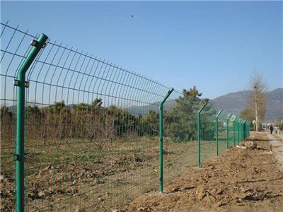 双边丝护栏网临时圈地围网养殖护栏网生产安装
