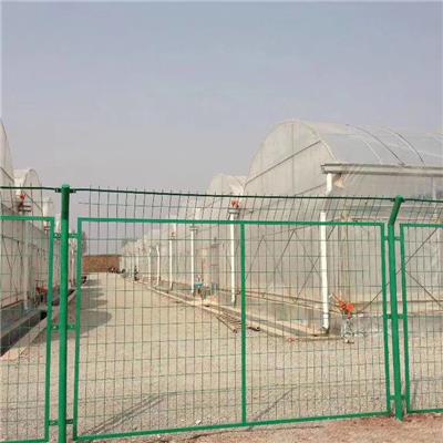 倾斜角边框护栏网池塘鱼塘防护网场区分隔网生产安装
