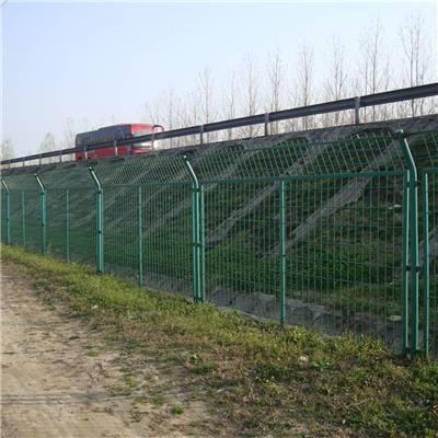 公路隔离护栏 公路金属围栏网 绿色公路防护网