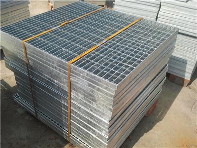 厂家订做镀锌钢格板 格栅板 钢格栅 踏步钢格板 重型钢格板