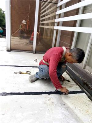 玻璃幕墙漏水维修施工方案 施工队