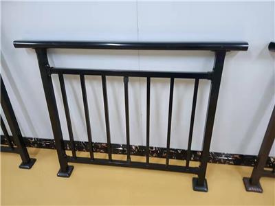 贵州安美捷锌钢护栏生产厂家  专业生产：护栏，百叶窗，栏杆等