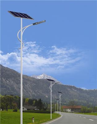 烟威青耐腐蚀6米30瓦LED太阳能路灯，庭院灯，乡村道路，照亮乡村路