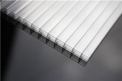 临沂阳光板优质厂家 高清透明 四层蜂窝阳光板 候车亭顶棚