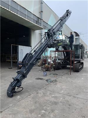 中联135挖掘机改装拉山机 拉木机25米28米伸缩臂