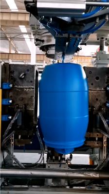 通佳吹塑機生產160L塑料桶|160L塑料桶生產廠家|制桶設備生產線