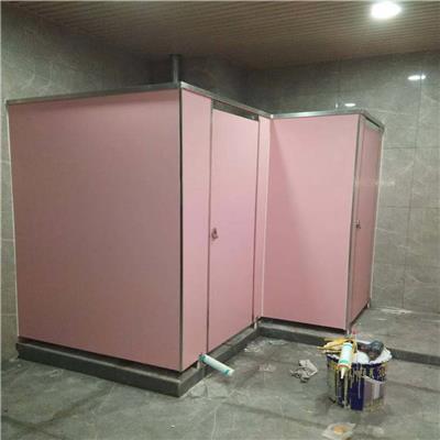 江门卫生间隔断厂安装厕所板方法