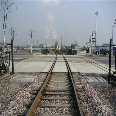 安徽铁路整体道口板厂家，江苏2.5米铁路道口板生产厂家