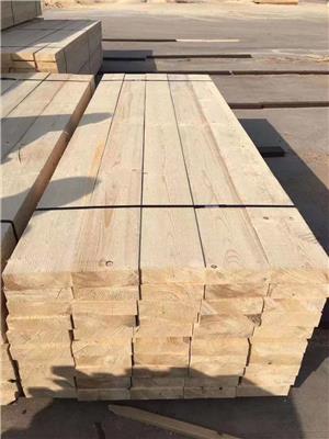 靖江市木方 建筑工程用2.5米白松工地木方 全国设厂 就近发货