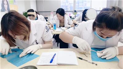 零基础培训班报名咨询 上海美容化妆培训