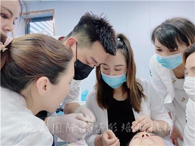 呼和浩特零基础美牙培训班培训机构 上海美容人才培训