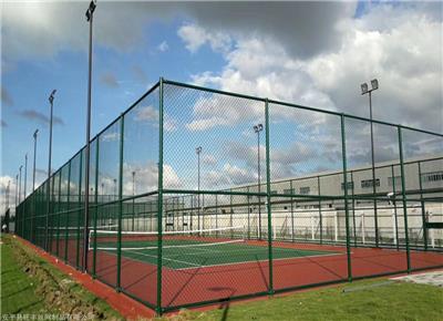 厂家供应 浸塑运动围网护栏、不锈钢丝足球场围网安装