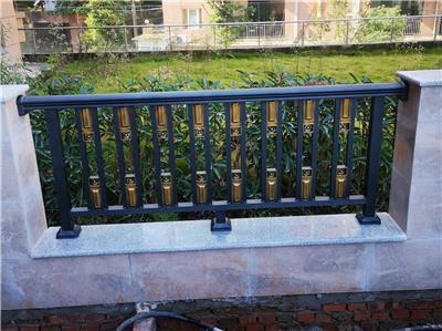颜色丰富 石柱铝艺栏杆定制 铝艺楼梯栏杆扶手