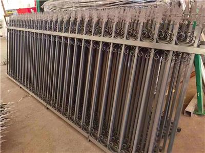 定制加厚款锌钢护栏-庭院方管栅栏精选厂家-带尖冲压护栏铸铁铝艺