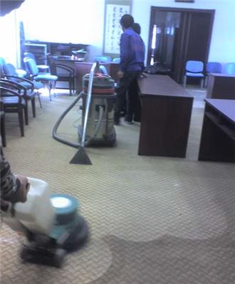 广州天河林和西洗地毯公司，办公室地毯清洗，上门清洗地毯服务