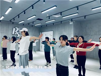 免费试课，深圳罗湖qu的成人爵士舞蹈培训班有哪些