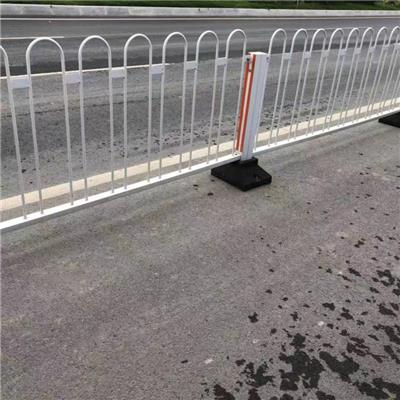 书奎筛网供应护栏U型京式护栏交通道路锌钢护栏
