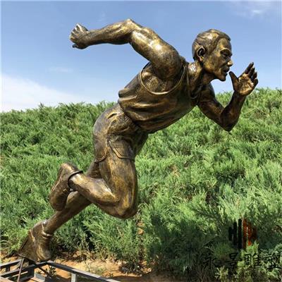 玻璃钢运动人物雕塑 校园体育主题跑步踢足球雕像 永景
