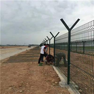 机场钢筋网围界护栏网 机场隔离防护栅栏网
