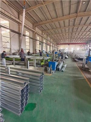尖草坪生产可拆装岩棉板活动房，西墕乡工地用集装箱房安装
